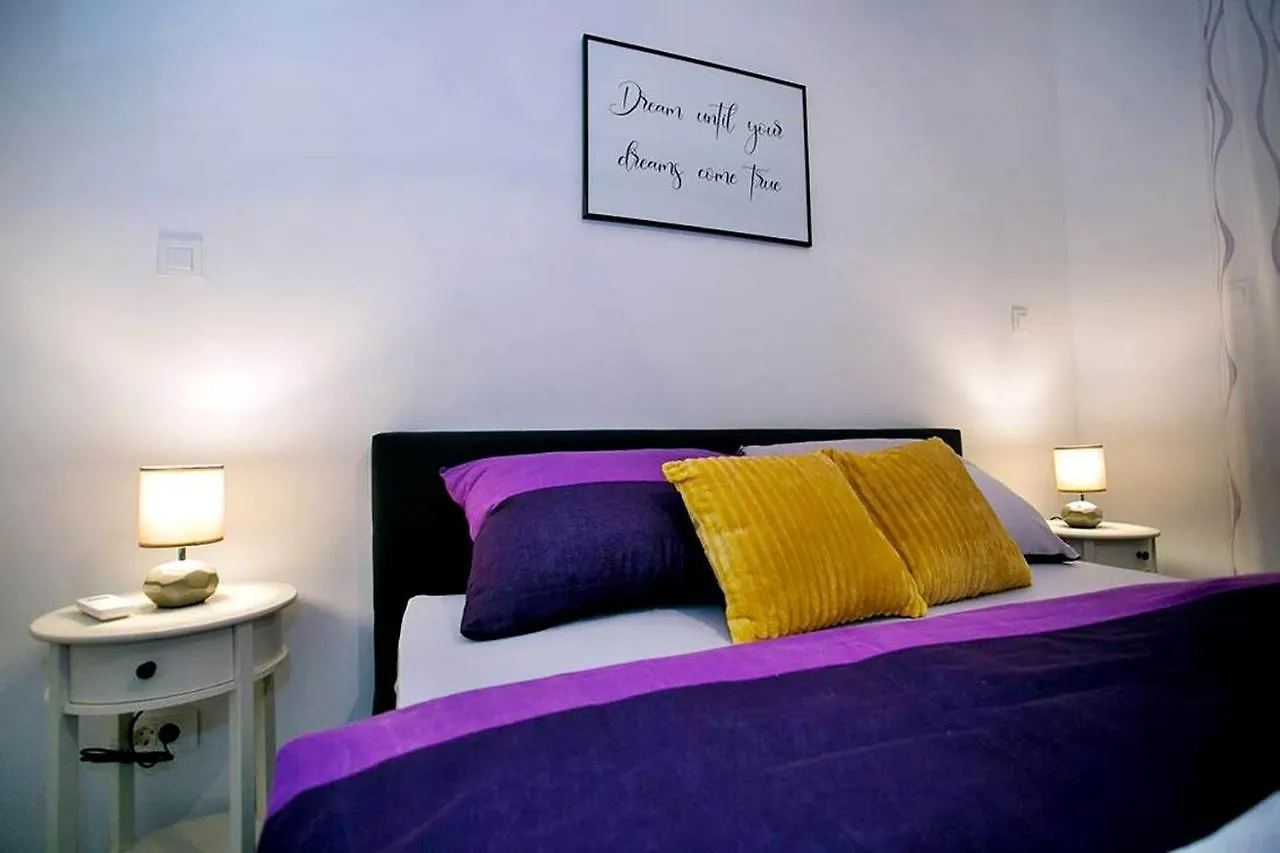 Apartment Sweet Daisy With Parking Zadar