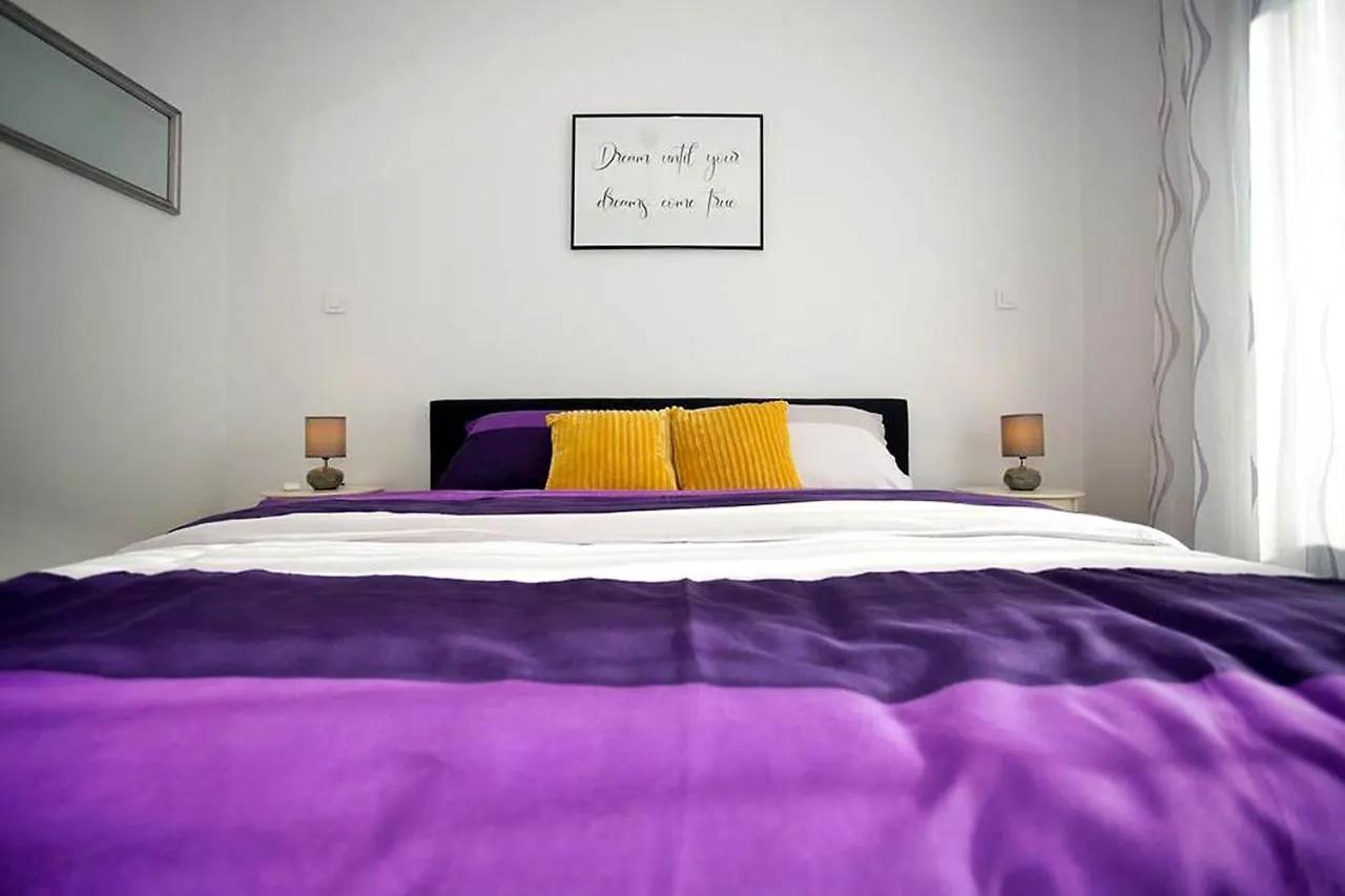 Apartment Sweet Daisy With Parking Zadar