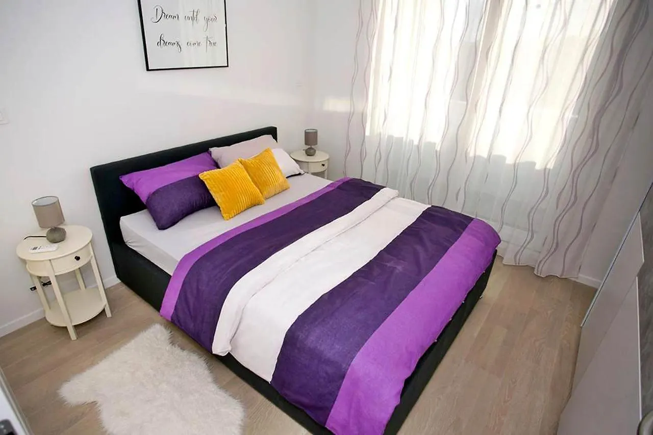 Apartment Sweet Daisy With Parking Zadar