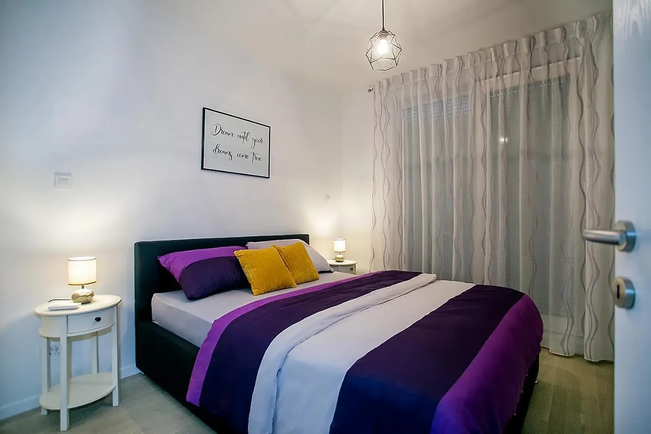 Apartment Sweet Daisy With Parking Zadar