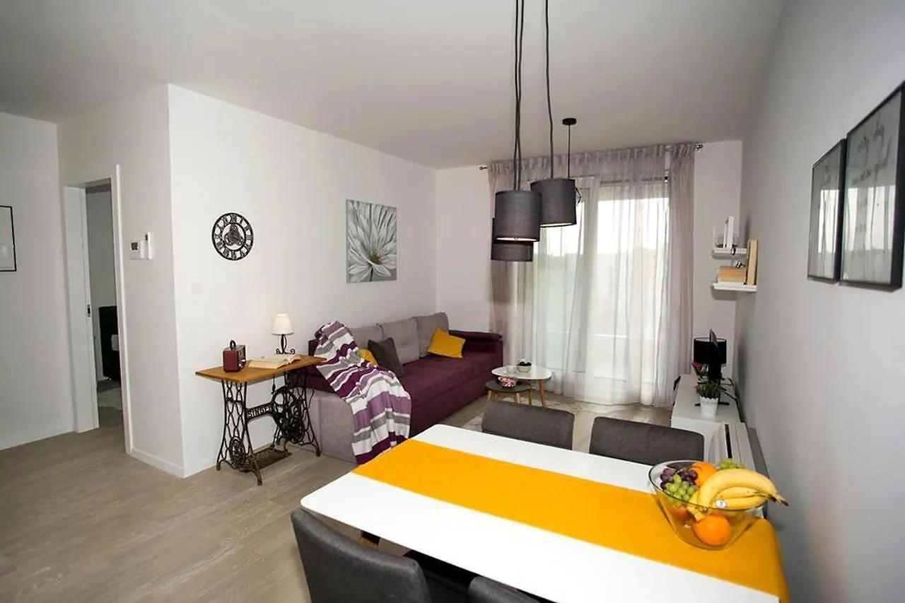 Apartment Sweet Daisy With Parking Zadar