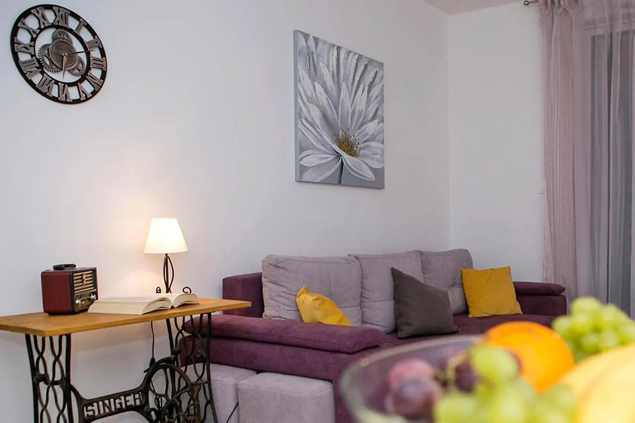Apartment Sweet Daisy With Parking Zadar Croatia